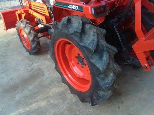 ขายรถไถคูโบต้าL2605DT4WD ใบดันดินหน้า ผานขุดมัน สวย พร้อมใช้จริง