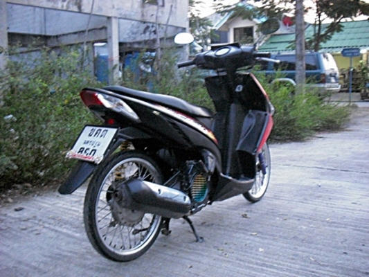 Honda Click รถมือเดียวเครื่องดีภาษีเอกสารชุดโอนครบราคา 13,900 บาท