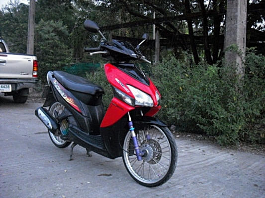 Honda Click รถมือเดียวเครื่องดีภาษีเอกสารชุดโอนครบราคา 13,900 บาท