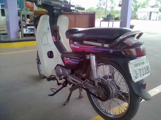 มีพ่วงข้างไว้ขายของด้วยครับ