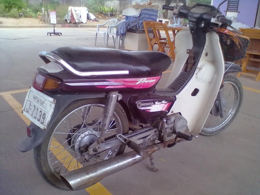 มีพ่วงข้างไว้ขายของด้วยครับ