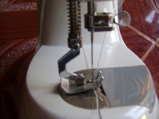 จักรเย็บผ้าแบบพกพา