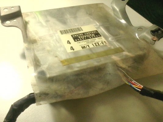 ขาย กล่องเครื่องยนต์ ECU 1ZZ-FE 89661-02541