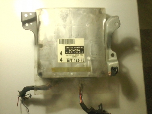 ขาย กล่องเครื่องยนต์ ECU 1ZZ-FE 89661-02541
