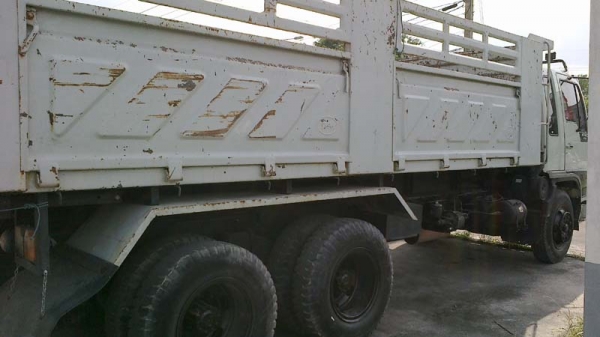 Hino FM3M เดิมๆ เต็ม ๆ กระบะเนียมลอนเฉียงพร้อมใช้ เชิญท่านที่สนใจทดลองก่อนตัดสินใจ Hino FM3M เดิมๆ เต็ม ๆ กระบะเนียมลอนเฉียงพร้อมใช้ เชิญท่านที่สนใจทดลองก่อนตัดสินใจ