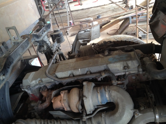 กำลังขึ้นกระบะใหม่รอเจ้าของอยู่รีบเลยพร้อมทะเบียน HINO MEGA เครื่อง JO8  กระบะดั้มยาว 6  เมตร กว้าง 2.50 สูง 1.25 เมตร