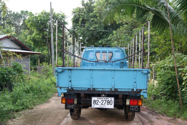 รถบรรทุก 4 ล้อใหญ่