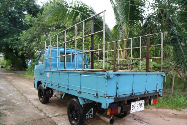 รถบรรทุก 4 ล้อใหญ่