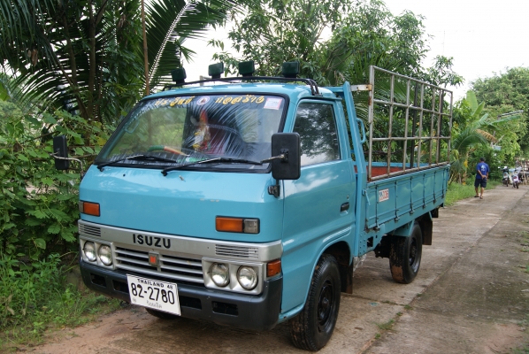 รถบรรทุก 4 ล้อใหญ่