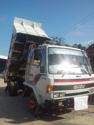 ขาย6ล้อดั้ม  175hpราคาถูกๆ  นอกแท้คับ