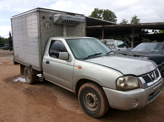 ขายรถตู้ห้องเย็นบรรทุกสินค้าแอร์เย็นพวงมาลัยพาวเวอร์ ยางดี4เส้นเอกสารครบ