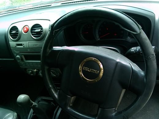 isuzu demax  gole 3.0 SLX