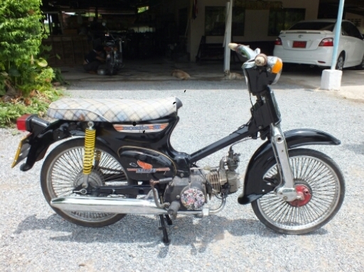 ขายC70 เครื่องเวฟ มีทะเบียน เครื่องดี 12000 บาทค่ะ