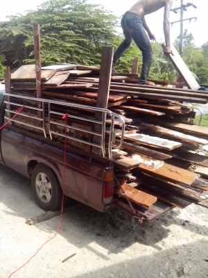 ไม้มะค่าหน้า 10-14 นิ้วเหมาเป็นลำรถ ไม้มะค่าหน้า 10-14 นิ้วเหมาเป็นลำรถ