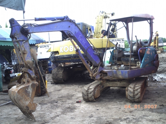 ขายแบคโฮเล็ก Komatsu สภาพพร้อมใช้
