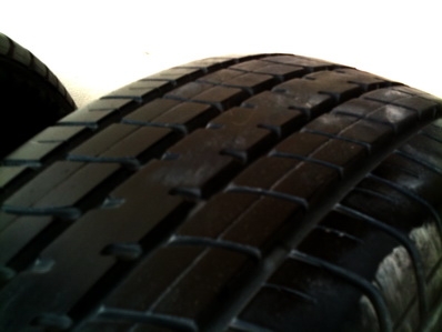 ยางสภาพป้ายแดงหนึ่งชุด DUNLOP SP 2030 185-60-15 ยางปี11 ลงพื้นปลายปี 12 ตจว ส่งได้ครับ ยางสภาพป้ายแดงหนึ่งชุด DUNLOP SP 2030 185-60-15 ยางปี11 ลงพื้นปลายปี 12 ตจว ส่งได้ครับ