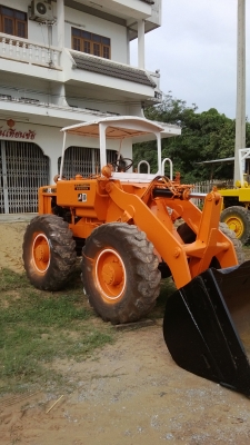 ขายรถตัก ล้อยาง รุ่นยอดนิยม  jh-30 B