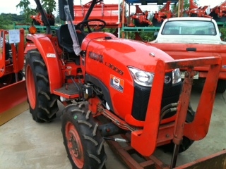 ขายKubota L3008 4WD พร้อมใบมีด พร้อมผาน สภาพดีมีประกัน