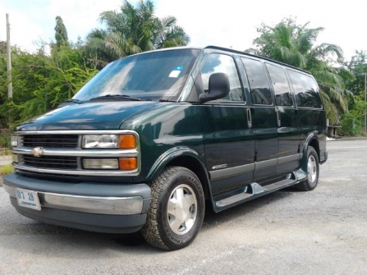 Chevrolet Express SAVANA ปี 02&#039; สีเขียว 5700 cc รถผู้บริหาร