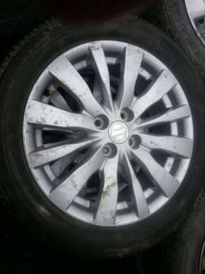 แม็กซูซุกิ พร้อมยาง 195 55 16  มี 1ชุด