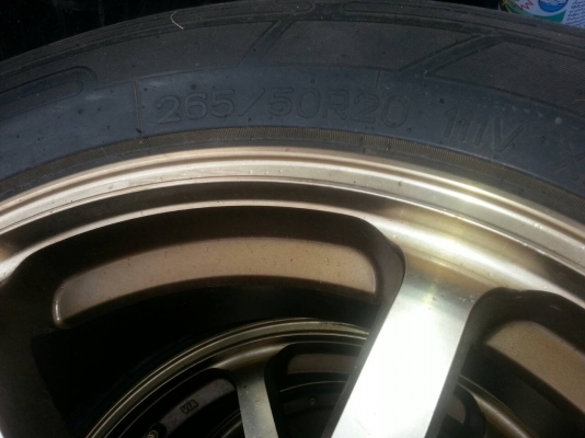 แม็กRCII ขอบ 20 พร้อมยาง 265 50 20 ปี 10 6รู139 กว้าง 8.5