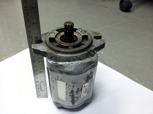 ปั้มติดเครนท้ายรถบรรทุก 3 ตัน