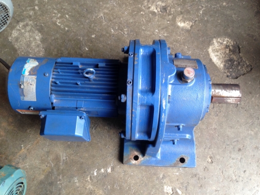 ขายมอเตอร์เกียร์ Sumitomo cycro drive 3 HP. อัตราทด1:87 มีเบรคในตัว สภาพสวย พร้อมใช้งาน