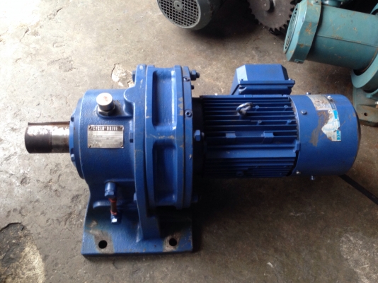 ขายมอเตอร์เกียร์ Sumitomo cycro drive 3 HP. อัตราทด1:87 มีเบรคในตัว สภาพสวย พร้อมใช้งาน