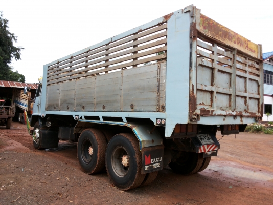 ขาย 10ล้อ2เพลาดั้ม นางฟ้าแท้ 195 Isuzu rocky fvz32mzp r เครื่งเดิม6he1 เกียร์zf ช่วงล่างสวย คัสซีสวยมากไม่มีผุไม่มีบวม ยางสวย10เส้น กระบะดั้มเนียม สภาพสวย หัวบางเดิม ภายในสวยคอนโซลครบ แอร์ พาวเวอร์ ทริฟฟี่ ซื้อไปไม่ต้องทำไร ใช้งานได้เลยครับ พร้อมใช้ พร้อม