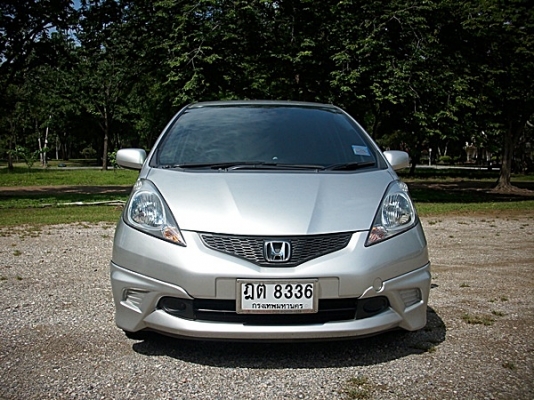 ขายNew JAZZ i-VTEC รถมือเดียว ผู้หญิงใช้ วิ่งน้อย บุ๊คเซอร์วิสครบ มีประกันภัยชั้น1แถม