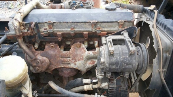 รถอีซูซุ 6 ล้อดั้ม NPR 120 แรงม้า ( ฝาขาว ) ปี 40  สนใจติดต่อ 081 - 6079515