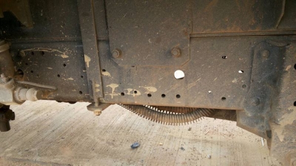 รถอีซูซุ 6 ล้อดั้ม NPR 120 แรงม้า ( ฝาขาว ) ปี 40  สนใจติดต่อ 081 - 6079515