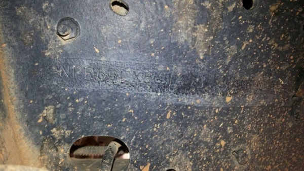 รถอีซูซุ 6 ล้อดั้ม NPR 120 แรงม้า ( ฝาขาว ) ปี 40  สนใจติดต่อ 081 - 6079515