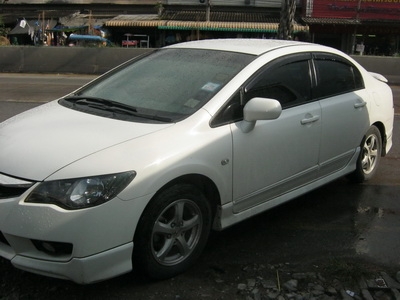 เก๋งHONDA civic1800 เมษา 2011สีขาวรถบ้านซื้อป้ายแดง เก๋งHONDA civic1800 เมษา 2011สีขาวรถบ้านซื้อป้ายแดง