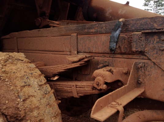 ขาย 6 ล้อหัวยาวดั้ม เครื่อง EH700 168 แรงม้า เครื่องเปลี่ยนมาใหม่ไม่มีใบคุมเครื่อง คัสซีสวย เฟืองท้ายจัมโบ้ 200 ยาง 70\% หัวเก๋งมีผุนิดหน่อย ทะเบียนขาดต่อ 5 ปี ขายตามสภาพราคาต่อรองกับเจ้าของโดยตรง