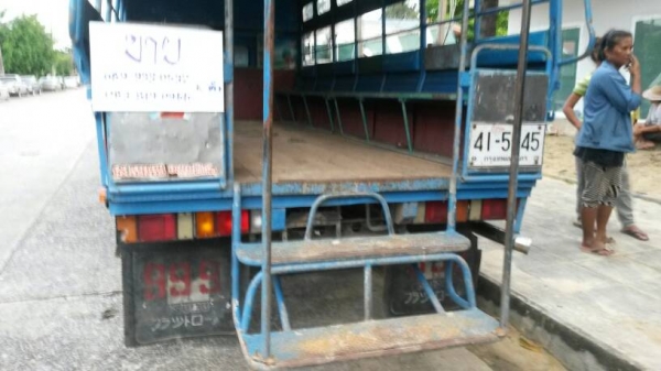 ขายรถบรรทุกโดยสารสวยๆ ไว้รับส่งพนักงาน ลดราคาแล้วครับ 390000.00ว ขายรถบรรทุกโดยสารสวยๆ ไว้รับส่งพนักงาน ลดราคาแล้วครับ 390000.00ว