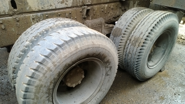 10ล้อดั้มNISSAN UD 230 แรง คันนื้ได้เดิมๆ รถห้างแท้ เล่มพร้อม ภาษีไม่ขาด  (วิ่งงานเพิ่งเสร็จ.กำลังล้างอยู่...)..