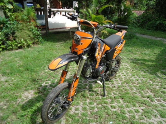 ขายมอไซต์ GPX 125 MODEL : LJR 125 สภาพดี ไม่ค่อยได้ใช้ มีอินวอยซ์ และมีใบซื้อขายราคา 15,000.-