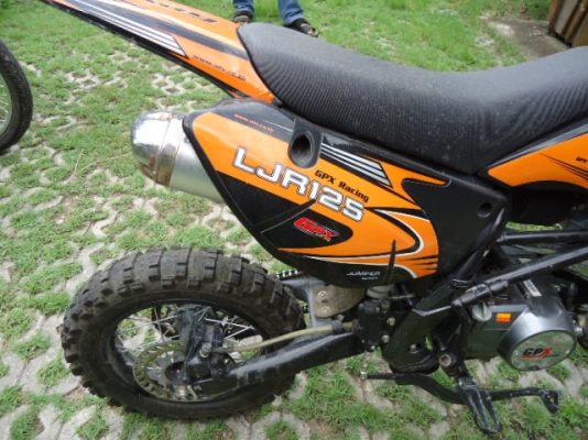 ขายมอไซต์ GPX 125 MODEL : LJR 125 สภาพดี ไม่ค่อยได้ใช้ มีอินวอยซ์ และมีใบซื้อขายราคา 15,000.-