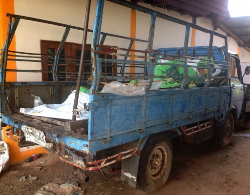 ขาย 4ล้อกลาง Isuzu elf 74hp เครื่องเดิมเกียร์เดิม ช่วงล่างดีคัสซีเสริมแล้ว ยางดี4เส้น หัวบางเดิม ภายในพอใช้ สีสันพอใช้ กระบะพื้นไม้คอกเหล็กสภาพดี ทะเบียนขาด3ปี เก็บสีสวยเลย ขายตามสภาพ พร้อมใช้งาน ราคาต่องรองได้เด้อ พี่น้องครับ