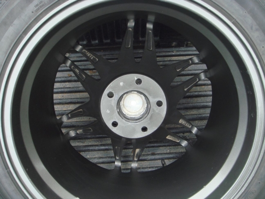 ขายยางพร้อมแม็ก 5x17 สีไฮเปอร์แบล็ค หน้า8.5 หลัง9.5