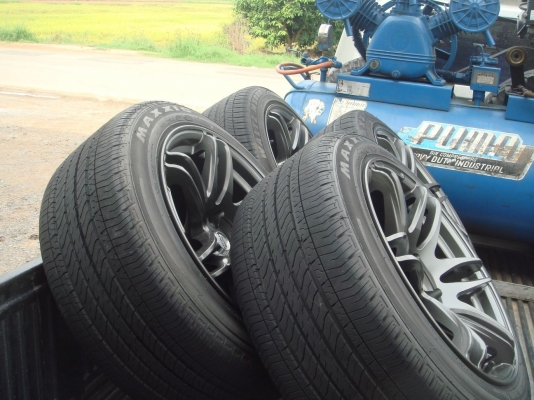 ขายยางพร้อมแม็ก 5x17 สีไฮเปอร์แบล็ค หน้า8.5 หลัง9.5