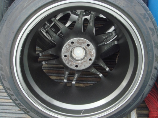 ขายยางพร้อมแม็ก 5x17 สีไฮเปอร์แบล็ค หน้า8.5 หลัง9.5