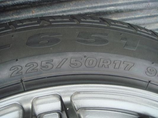 ขายยางพร้อมแม็ก 5x17 สีไฮเปอร์แบล็ค หน้า8.5 หลัง9.5