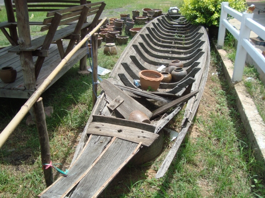 เรือไม้โบราณ ยาว 10 เมตร