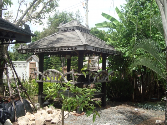 ศาลาไม้ทั้งหลัง