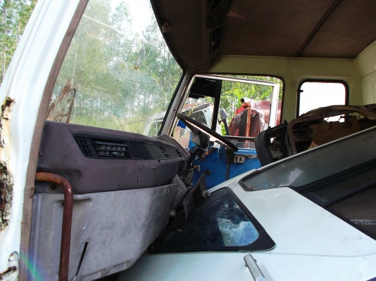 ขายด่วนรถสิบล้อมิทชูบรรทุกนํ้าไมมีทะเบียนเครือง6D15โบ