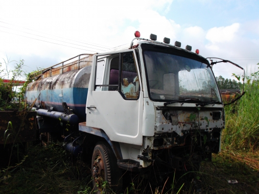 ขายด่วนรถสิบล้อมิทชูบรรทุกนํ้าไมมีทะเบียนเครือง6D15โบ
