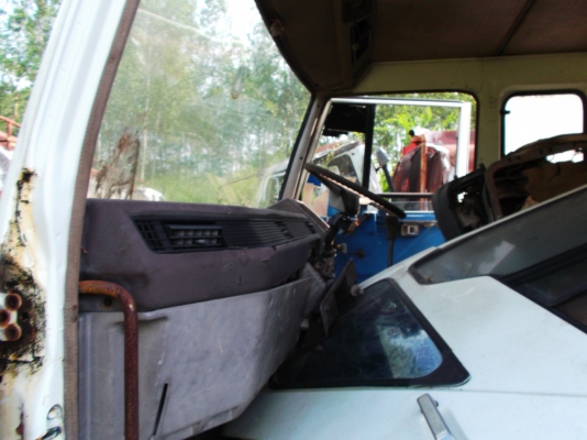 ขายด่วนรถสิบล้อมิทชูบรรทุกนํ้าไมมีทะเบียนเครือง6D15โบ