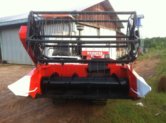 ขายรถเกี่ยวข้าว คูโบต้า DC60 ขายรถเกี่ยวข้าว คูโบต้า DC60